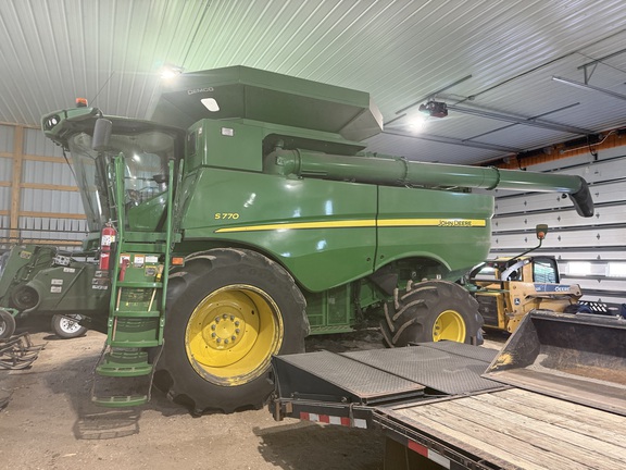  John Deere S770