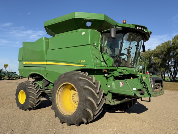  John Deere S770