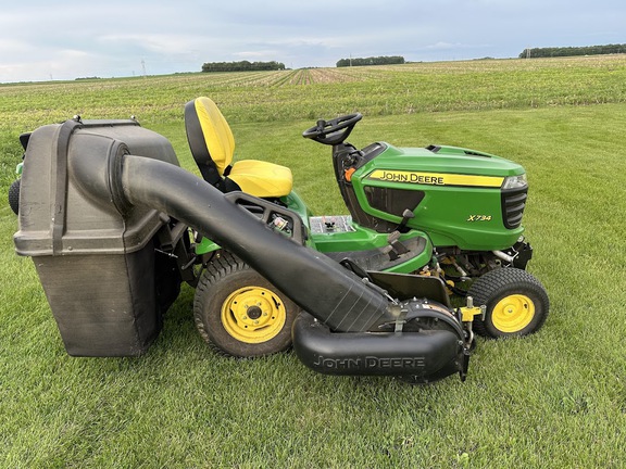 2017 John Deere X734 - Photo4