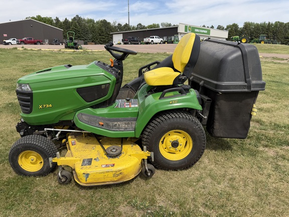 2017 John Deere X734 - Photo6