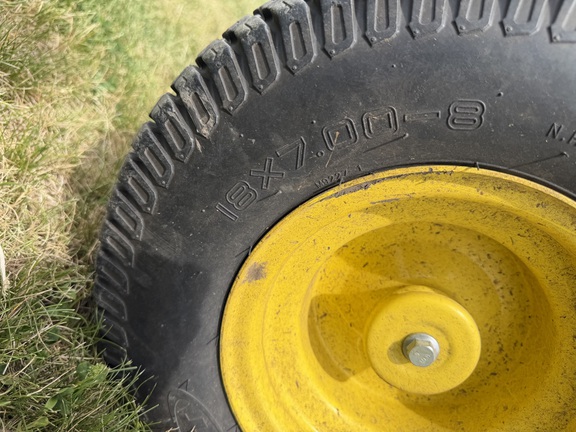 2017 John Deere X734 - Photo9