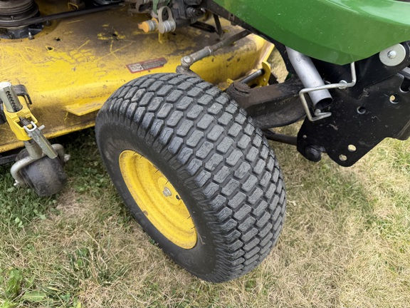 2017 John Deere X734 - Photo11