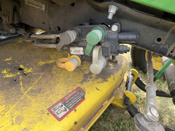 2017 John Deere X734 - Photo18