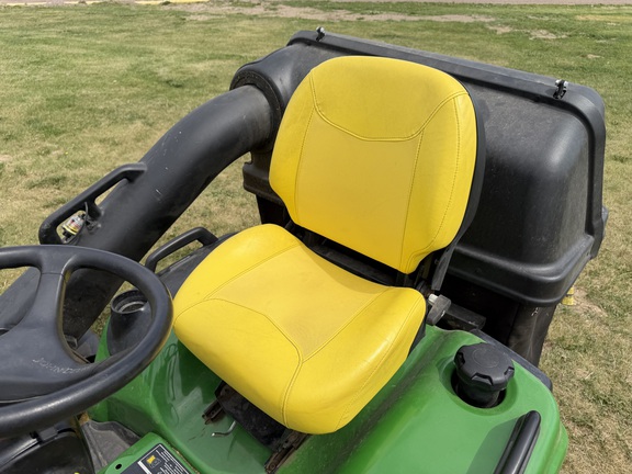 2017 John Deere X734 - Photo20