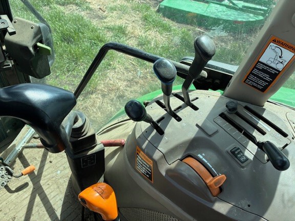 2022 John Deere 6135E (14th thumbnail)