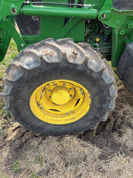 2022 John Deere 6135E (4th thumbnail)