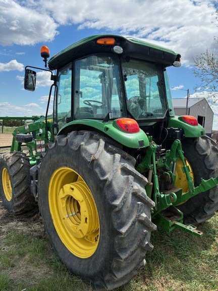 2022 John Deere 6135E (6th thumbnail)