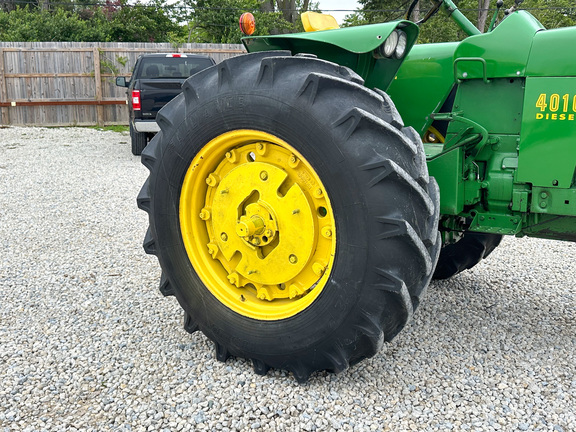 1962 John-Deere 4010