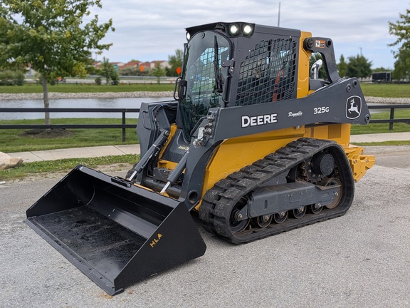 John-Deere 325G