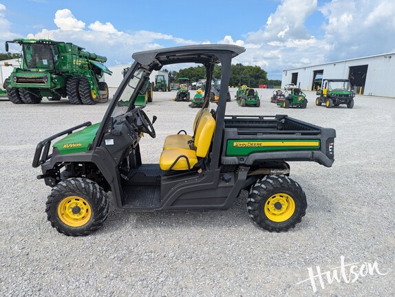 Photo of 2018 John Deere XUV 835
