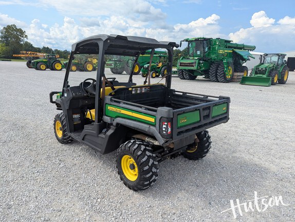 Photo of 2018 John Deere XUV 835