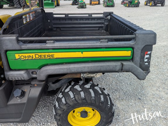 Photo of 2018 John Deere XUV 835