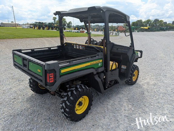 Photo of 2018 John Deere XUV 835