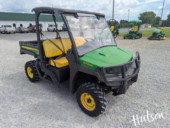 Photo of 2018 John Deere XUV 835