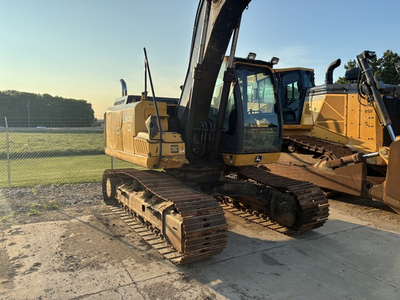Photo of a 2015 John Deere 160G LC