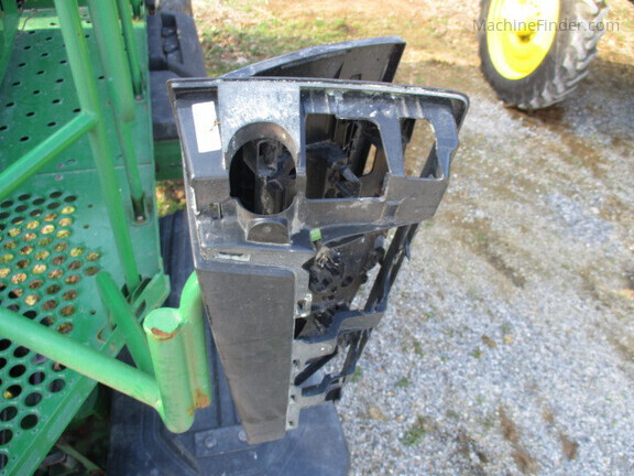 Photo of 2024 John Deere 600R