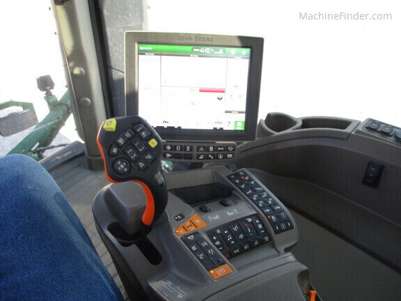 Photo of 2024 John Deere 600R