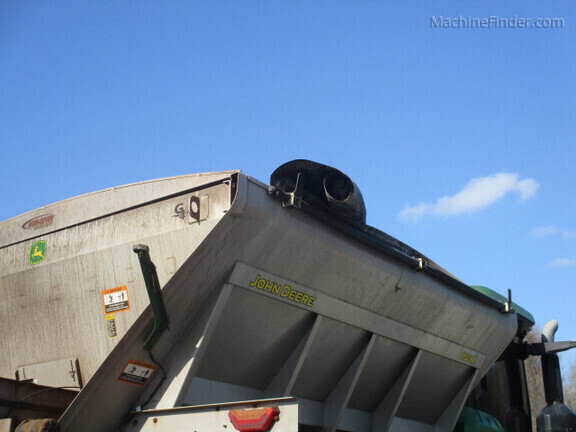 Photo of 2024 John Deere 600R