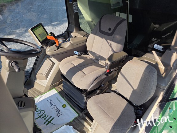 Photo of 2024 John Deere 600R