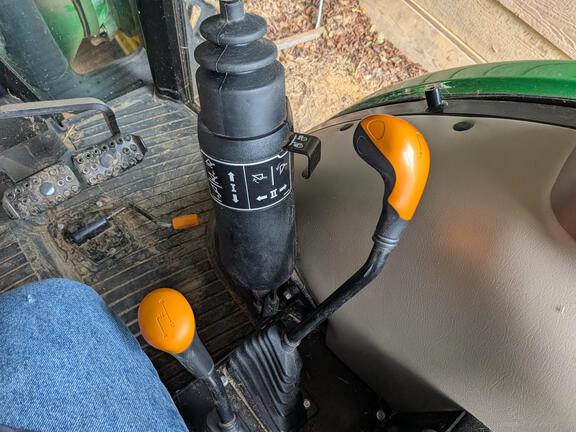 2017 John Deere 5075E