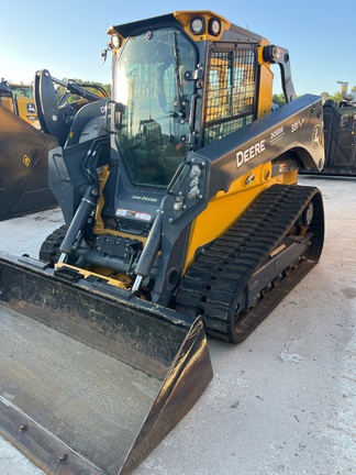 Photo of a 2025 John Deere 331 P