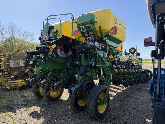 2026 John Deere 1775NT - Photo5