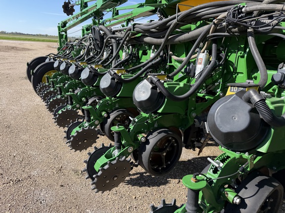 2026 John Deere 1775NT - Photo2