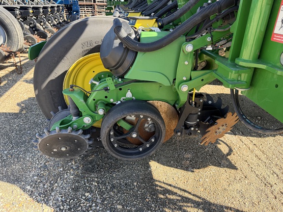 2026 John Deere 1775NT - Photo12