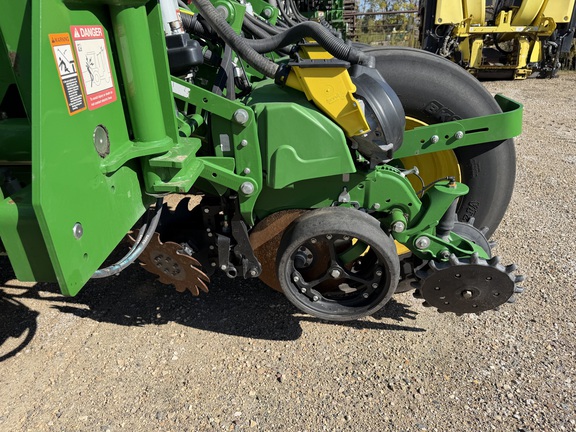 2026 John Deere 1775NT - Photo21