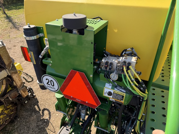 2026 John Deere 1775NT - Photo36