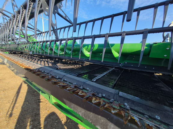 Used 2024 John Deere HD40R Combine Platforms at Horizon Ag & Turf in St. Paul, AB - Photo6