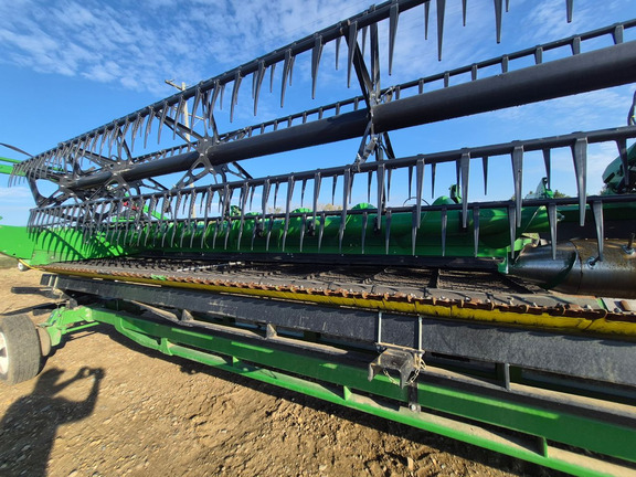 Used 2024 John Deere HD40R Combine Platforms at Horizon Ag & Turf in St. Paul, AB - Photo8