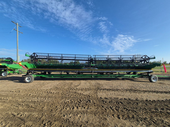 Used 2024 John Deere HD40R Combine Platforms at Horizon Ag & Turf in St. Paul, AB - Photo4