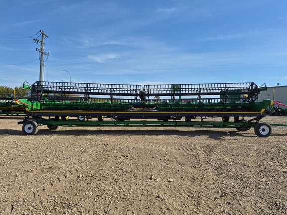 Used 2024 John Deere HD40R Combine Platforms at Horizon Ag & Turf in St. Paul, AB - Photo3