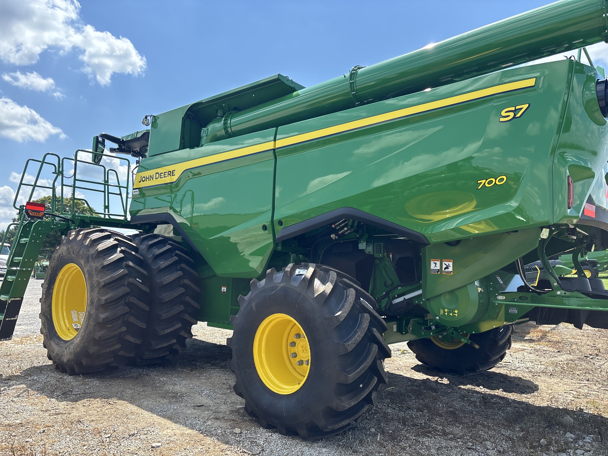 Used 2026 John Deere S7 700 Combines at Koenig Equipment in Urbana, OH - PhotoXL3