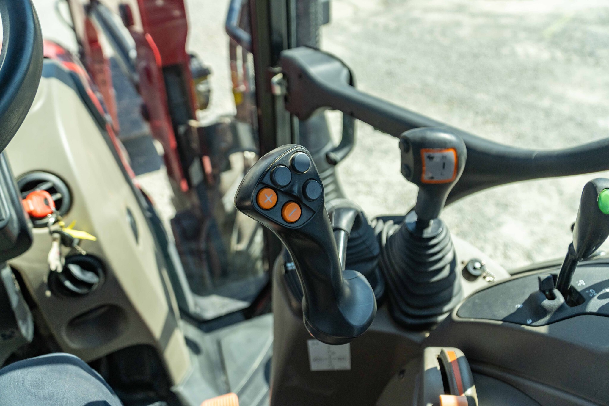 Used 2020 Case IH Farmall 110U Utility Tractors at Koenig Equipment in Anna, OH - PhotoXL45