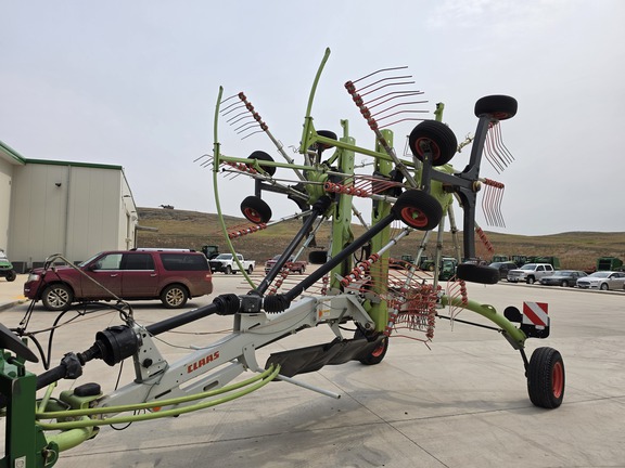 Claas Liner 2700 Used Equipment