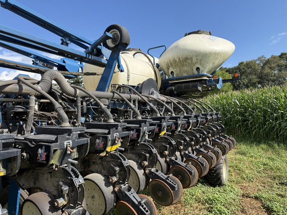 Photo of 2013 Kinze 3700