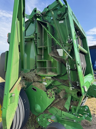 Used 2021 John Deere 560M Round Balers at Horizon Ag & Turf in Vermilion, AB - Photo8