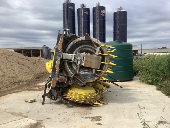 Photo of 2024 John Deere 772