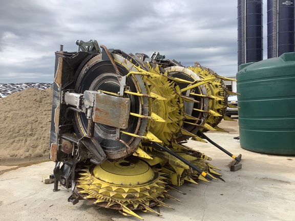 Photo of 2024 John Deere 772