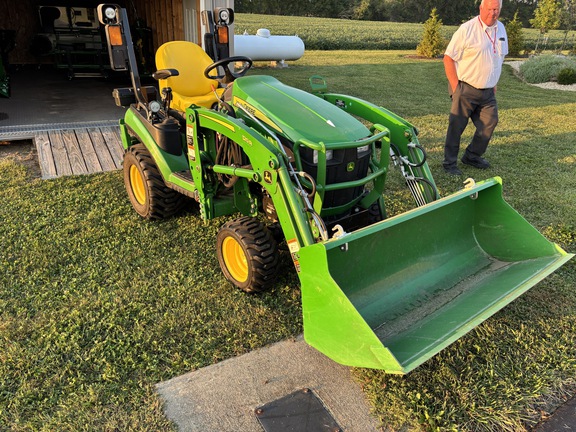 Used 2022 John Deere 1025R Compact Utility Tractors at Koenig Equipment in Franklin, IN - Photo1