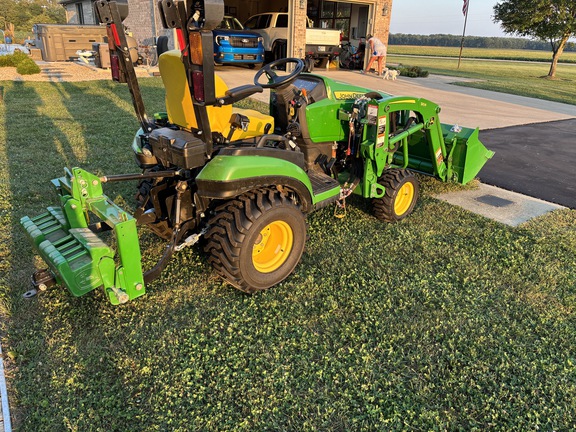 Used 2022 John Deere 1025R Compact Utility Tractors at Koenig Equipment in Franklin, IN - Photo4