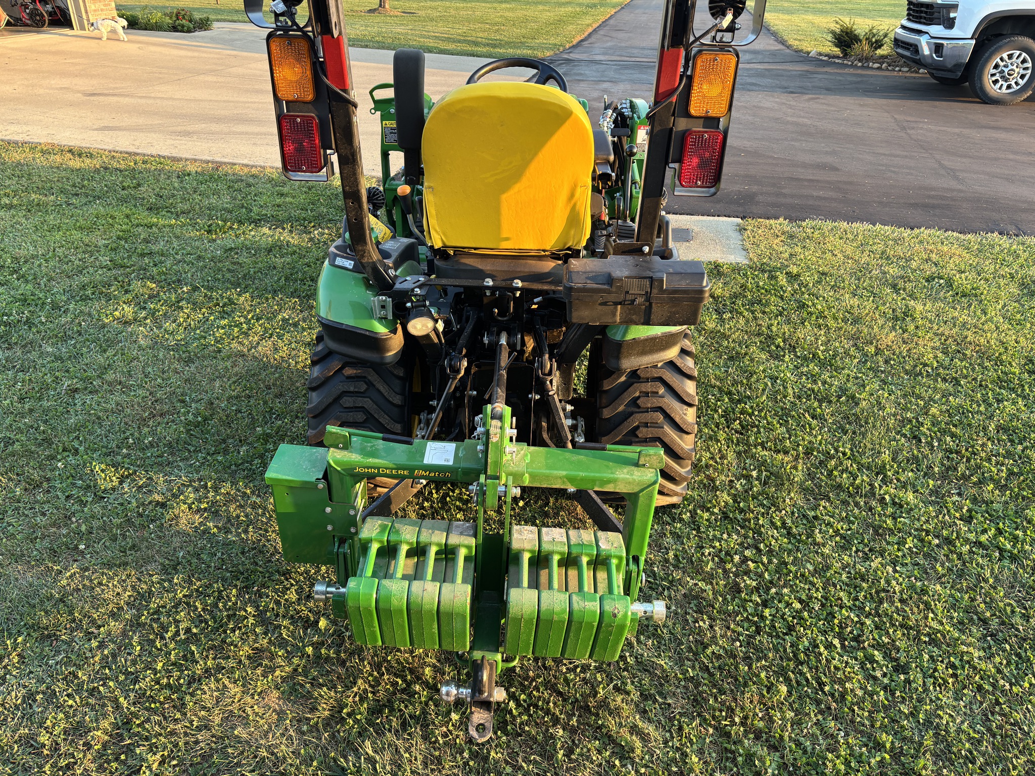 Used 2022 John Deere 1025R Compact Utility Tractors at Koenig Equipment in Franklin, IN - PhotoXL7