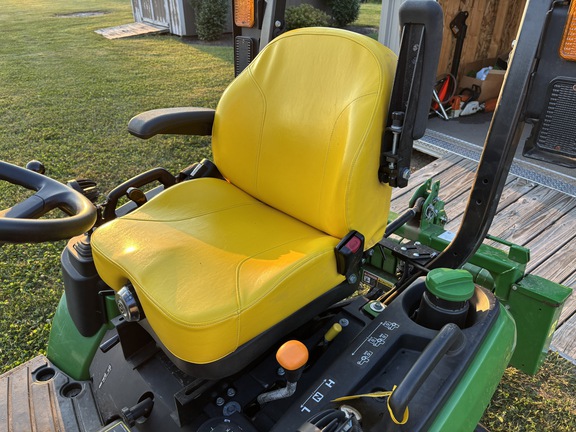 Used 2022 John Deere 1025R Compact Utility Tractors at Koenig Equipment in Franklin, IN - Photo8
