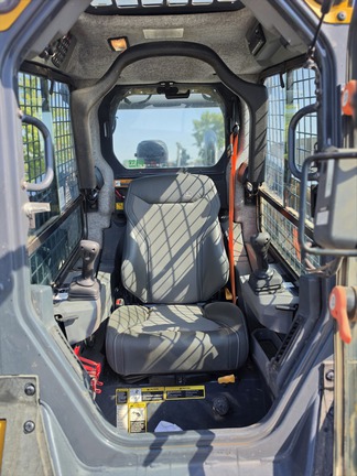 2025 John-Deere 335 P