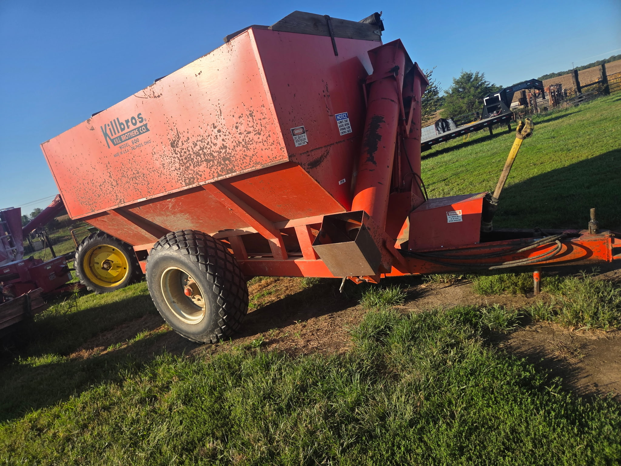Used -- Killbros 800 Grain Carts at Koenig Equipment in Oxford, OH - PhotoXL1