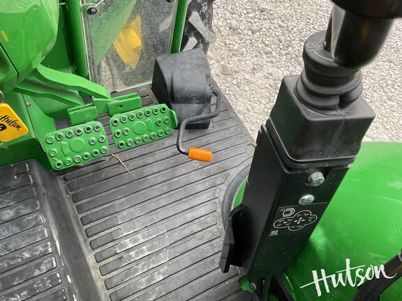 Photo of 2024 John Deere 5067E