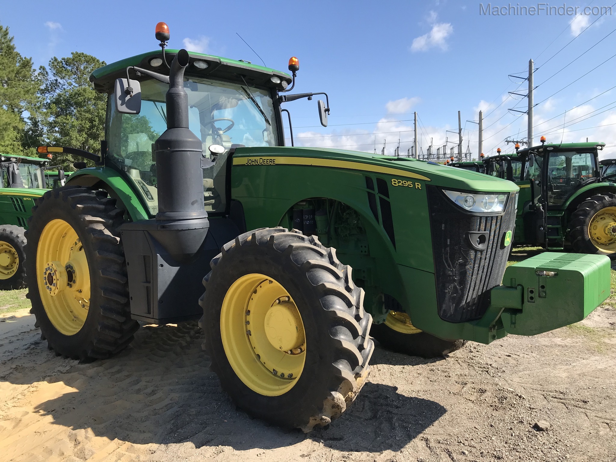 2016 John Deere 8295R Image 3