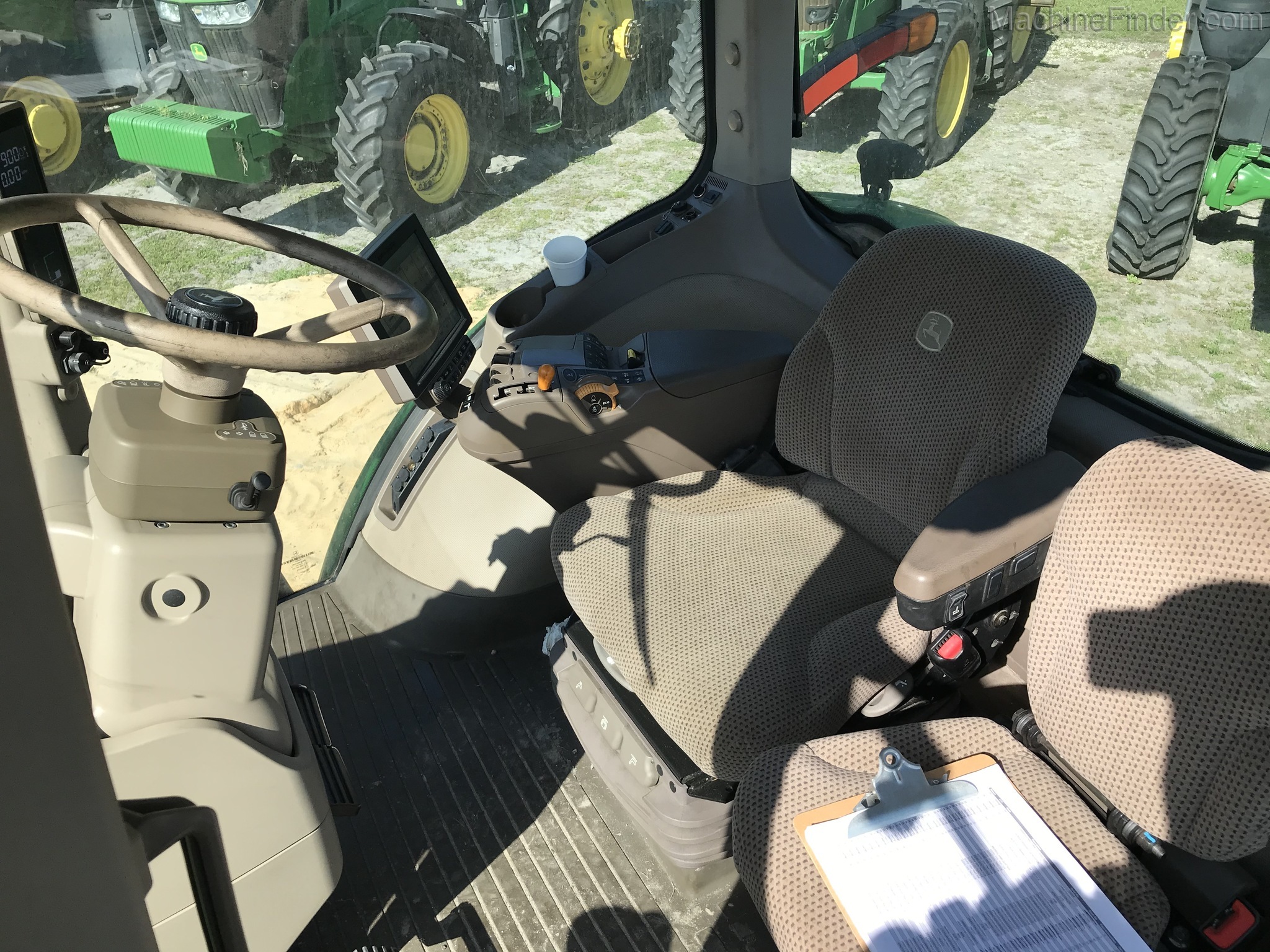 2016 John Deere 8295R Image 6